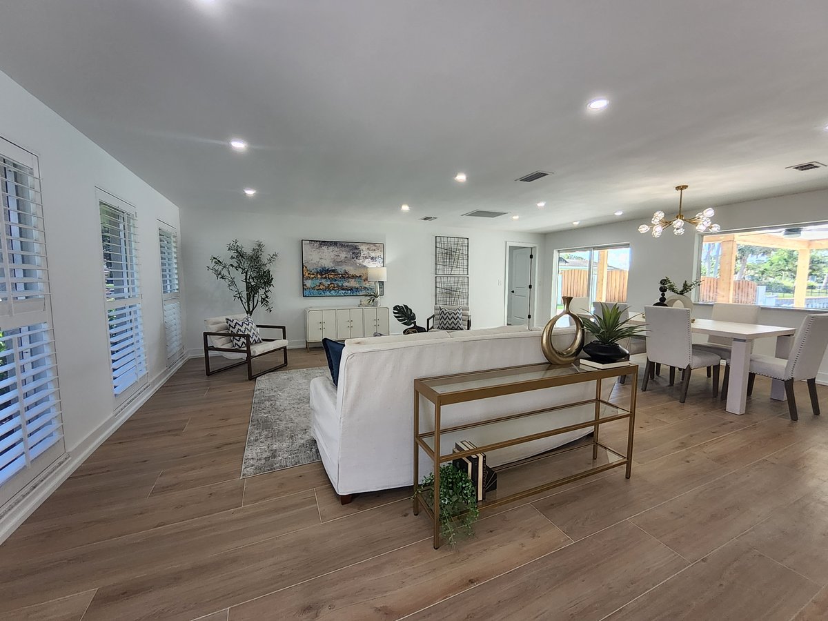 Tanglewood St. Pete Estate living room